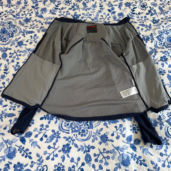 Mammut Navy Light-weight Zip Up Hoodie Jacket Size XS - Picture 9 of 15